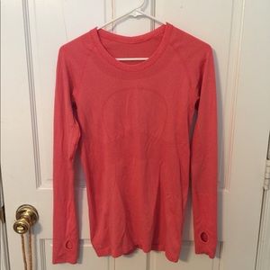 Lululemon workout top